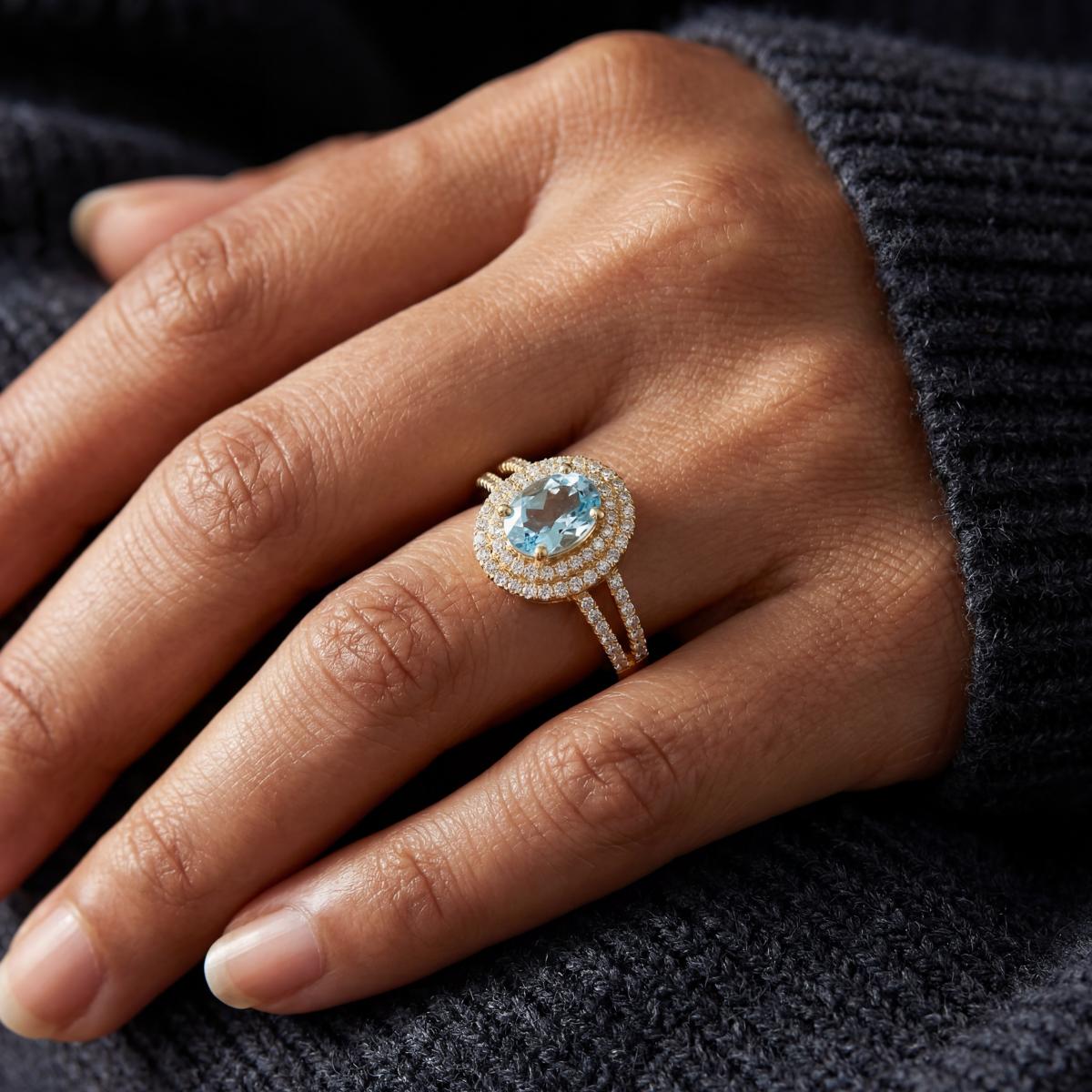 Golden Aqua Halo Ring design detail