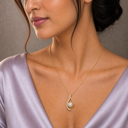 Golden Aurelia Paisley Pendant product image 3