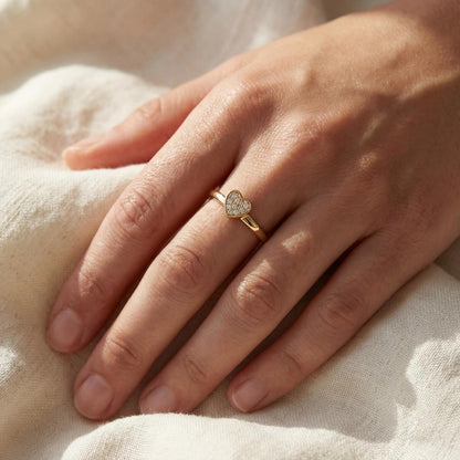 Golden Adjustable Crystal Heart Ring design detail