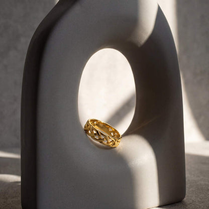 Golden Interlock Ring design detail