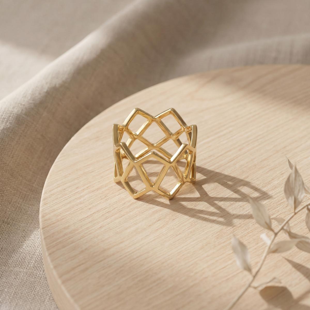 Golden Mesh Ring design detail