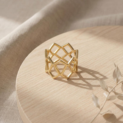 Golden Mesh Ring design detail