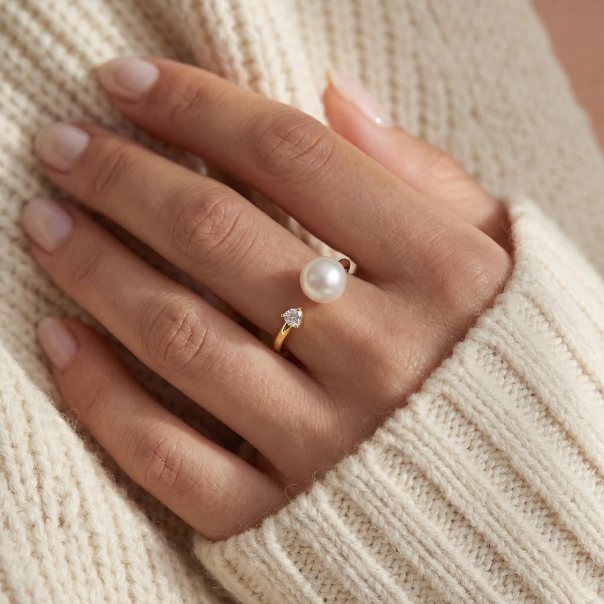 Golden Adjustable Pearl Duo Ring design detail