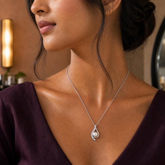 Golden Seraph Curve Pendant product image 1
