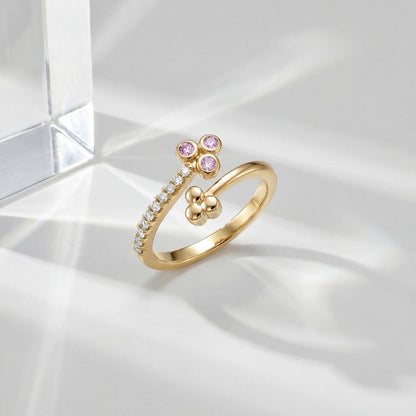 Golden Adjustable Trinity Ring design detail