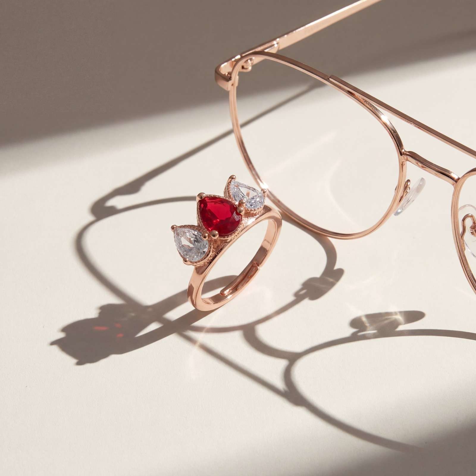 Rose Gold Crimsona Ring design detail