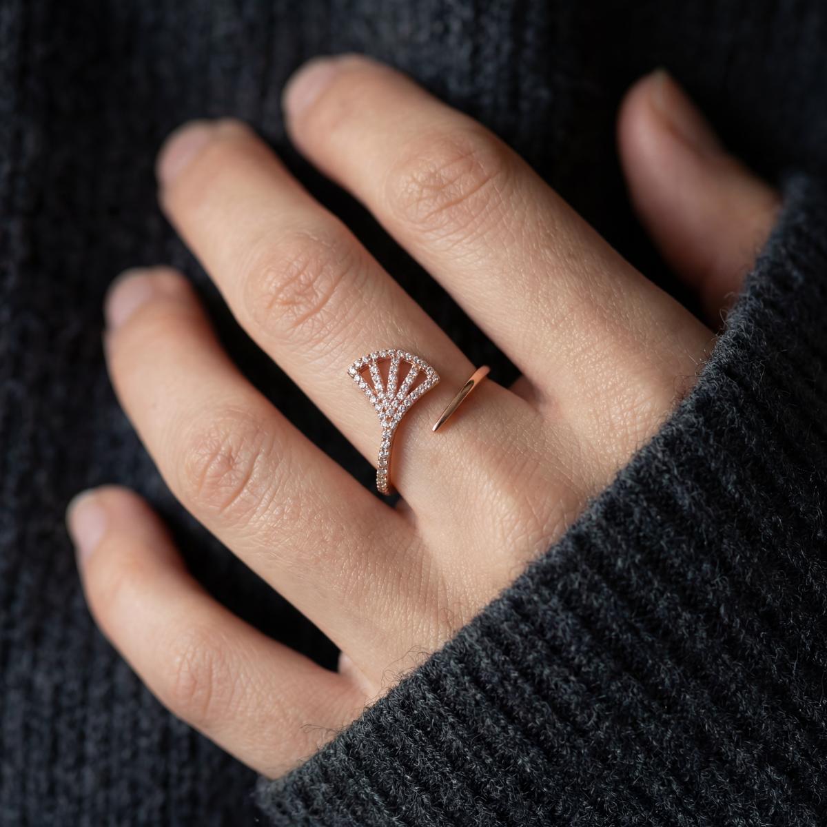 Rose Gold Adjustable Fan Sparkle Ring design detail
