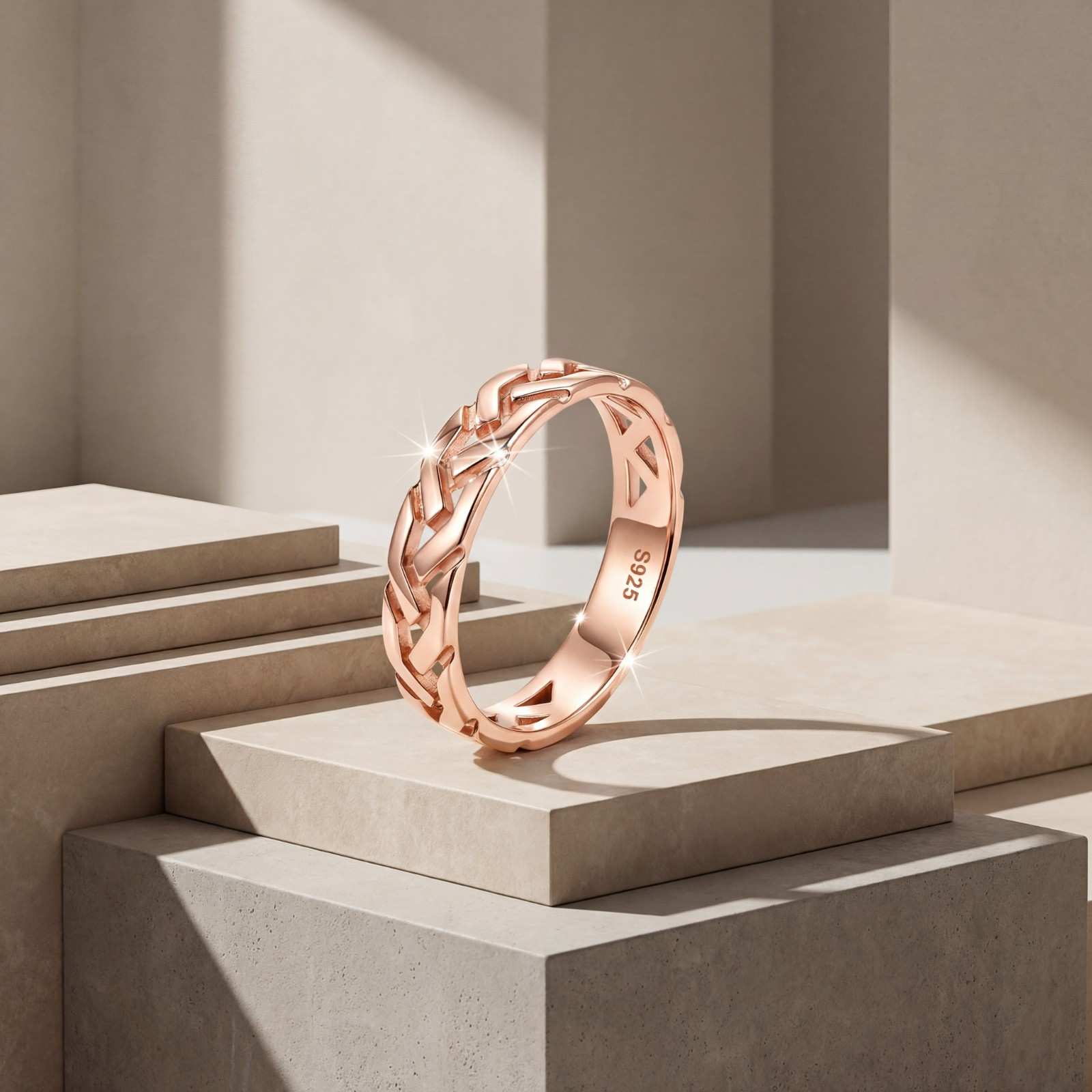 Rose Gold Interlock Ring design detail
