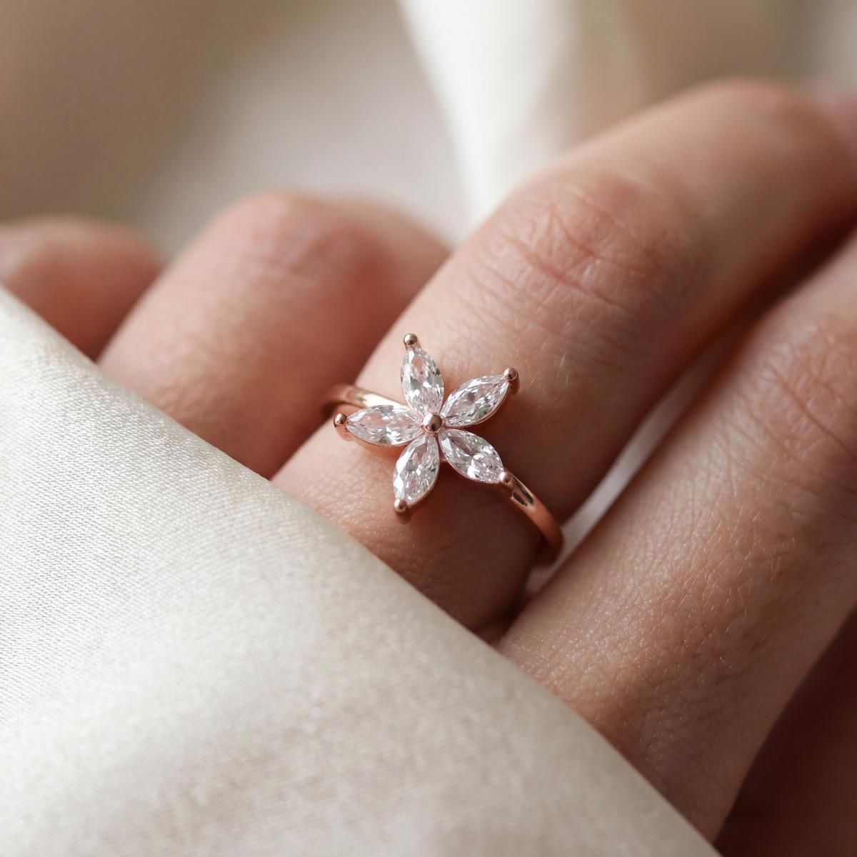Rose Gold Luna Petal Ring design detail