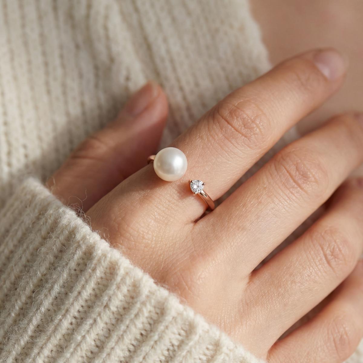 Rose Gold Adjustable Pearl Duo Ring design detail
