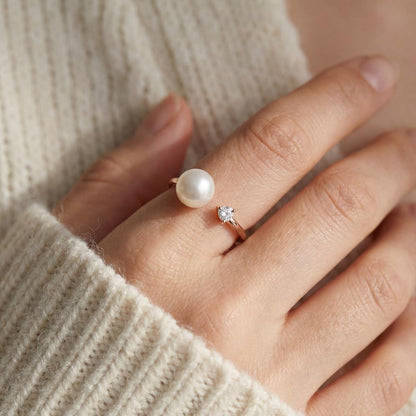 Rose Gold Adjustable Pearl Duo Ring design detail