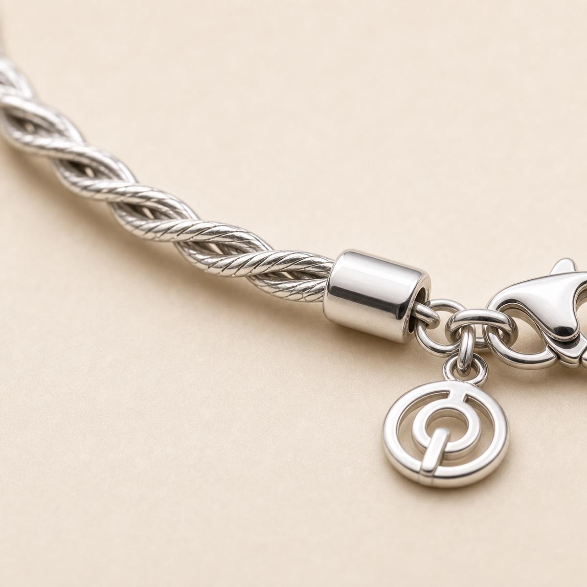 Silver Aria Twist Bracelet design detail