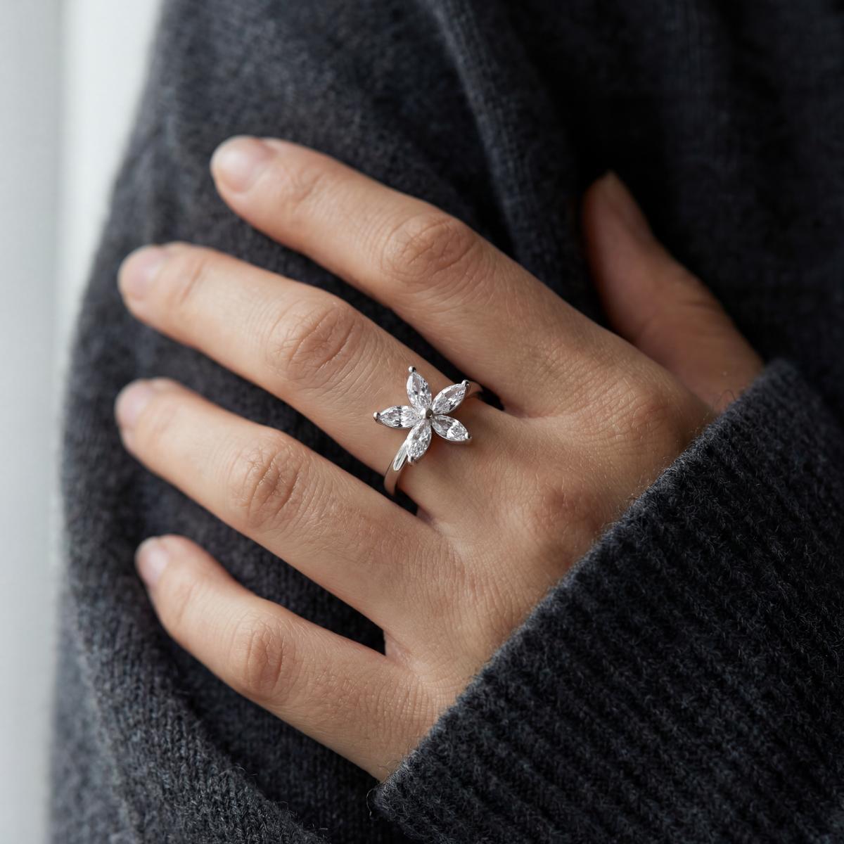 Silver Luna Petal Ring design detail