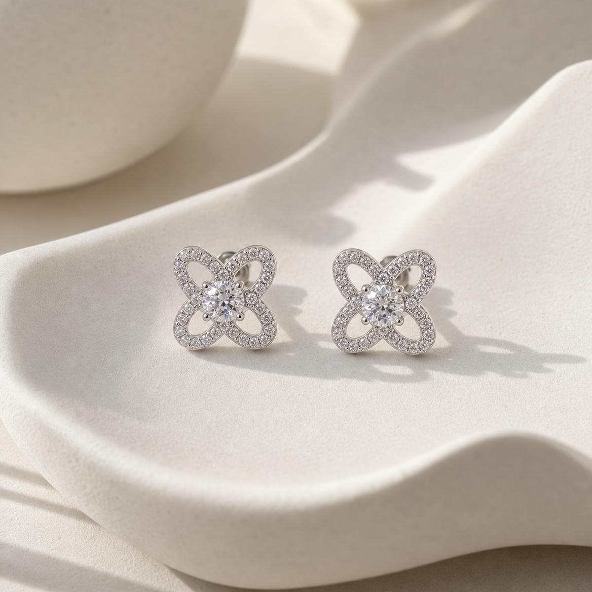 Silver Oria Clover Bloom Earrings product image 4