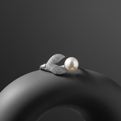 Silver Adjustable Pearl Bloom Ring design detail