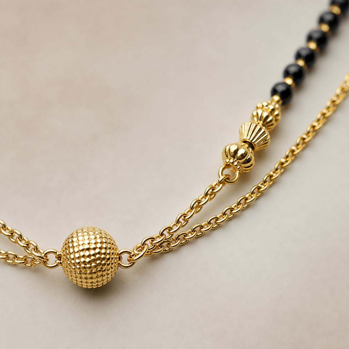 Yellow Gold Twin Orb Layer Mangalsutra design detail