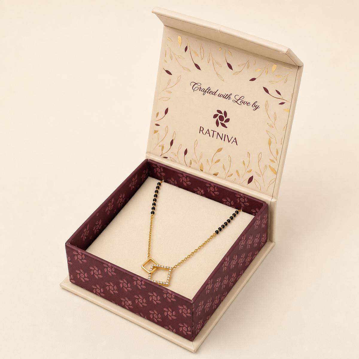 Yellow Gold Twin Square Frame Mangalsutra Ratniva jewellery packaging